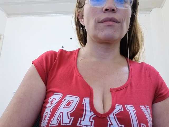 soyemilyhanks live cam preview