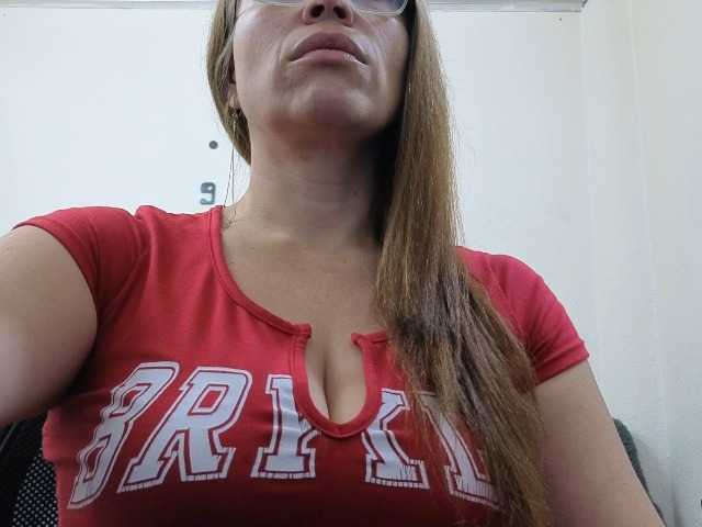 soyemilyhanks live cam on BongaCams