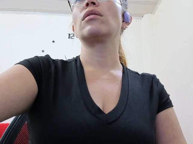 soyemilyhanks live cam on BongaCams