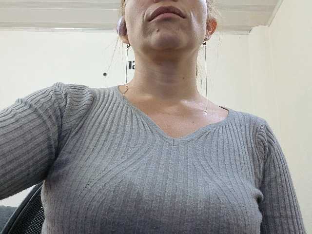 soyemilyhanks live cam on BongaCams