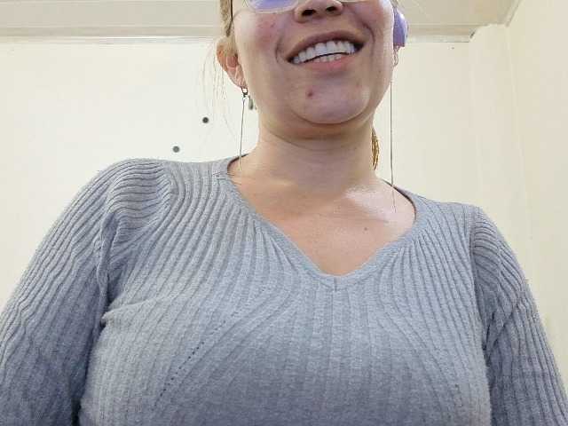 soyemilyhanks live cam preview