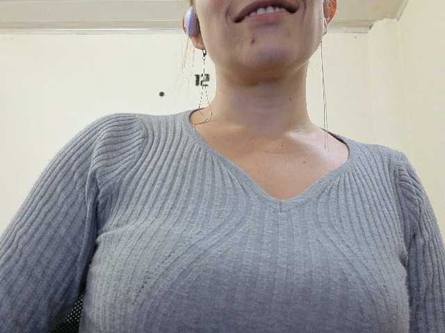 soyemilyhanks live cam preview