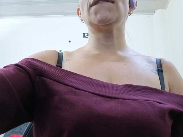 soyemilyhanks live cam preview