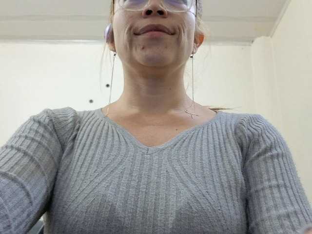 soyemilyhanks live cam on BongaCams