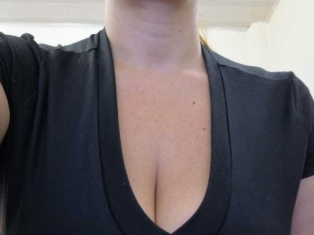 soyemilyhanks live cam on BongaCams