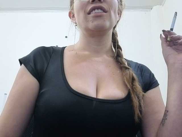 soyemilyhanks live cam preview