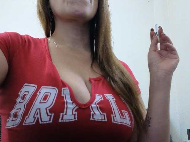 soyemilyhanks live cam on BongaCams