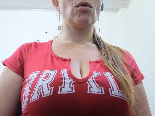 soyemilyhanks live cam on BongaCams