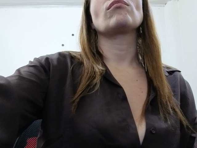soyemilyhanks live cam on BongaCams