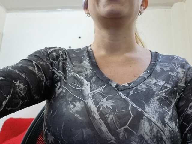 soyemilyhanks, live now on BongaCams