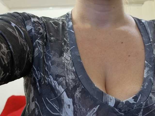 soyemilyhanks live cam on BongaCams