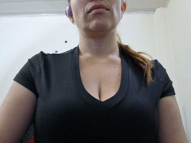 soyemilyhanks live cam on BongaCams