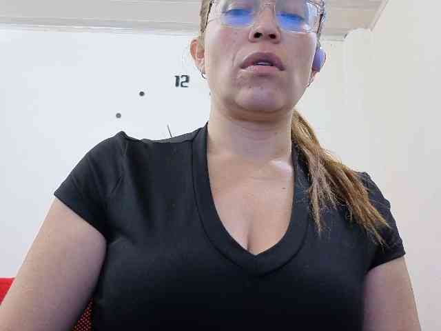 soyemilyhanks webcam