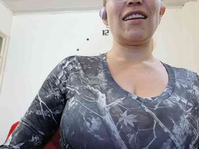 soyemilyhanks webcam