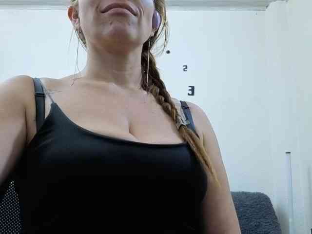 soyemilyhanks webcam
