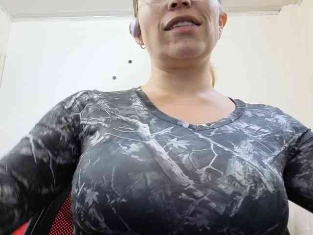 soyemilyhanks webcam