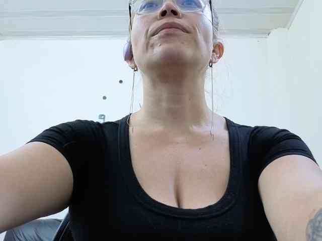 soyemilyhanks webcam