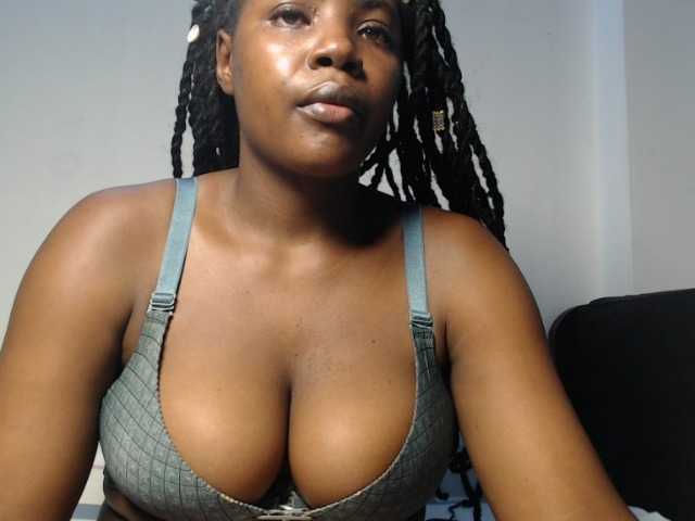 DarkCherryberry live cam on BongaCams