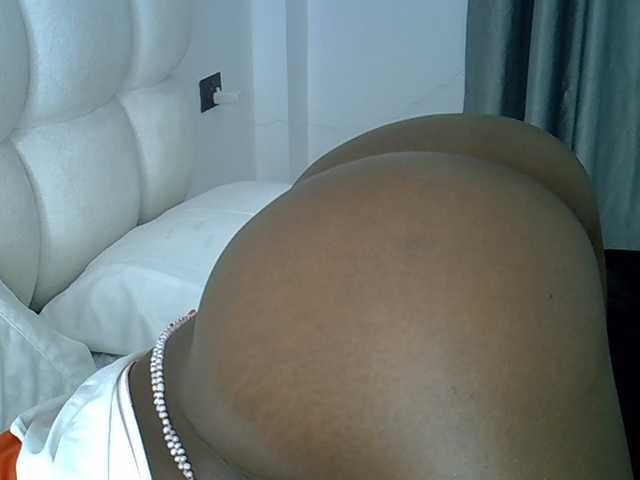 sexxyie live webcam show