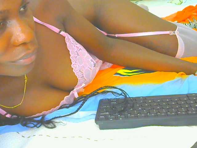 sexxyie live webcam show