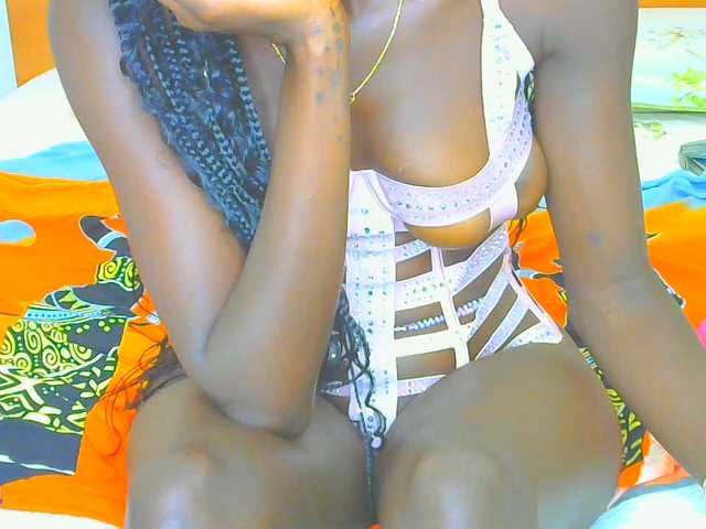 sexxyie live cam on BongaCams