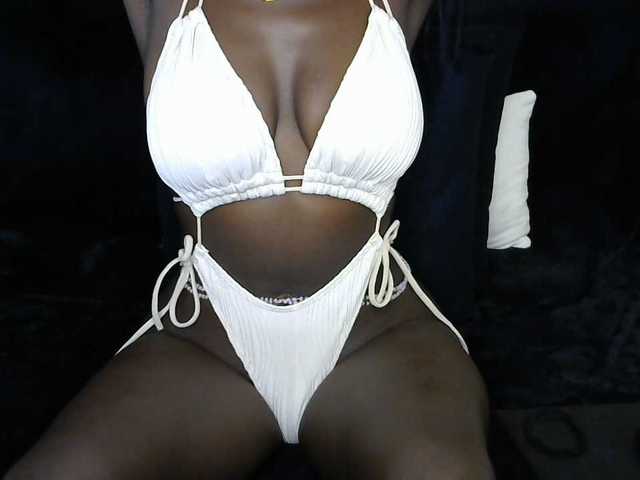 sexxyie live cam on BongaCams