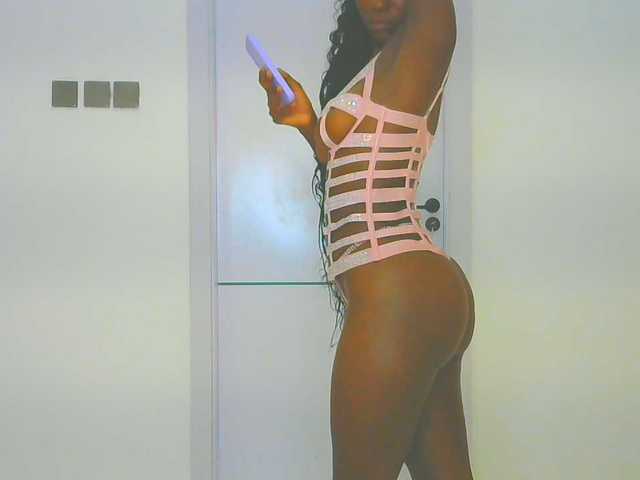 sexxyie live webcam show