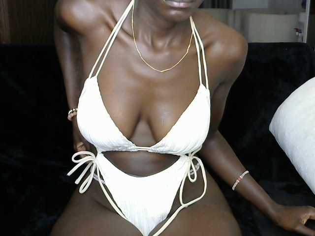 sexxyie live cam on BongaCams