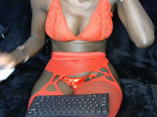 sexxyie live webcam show
