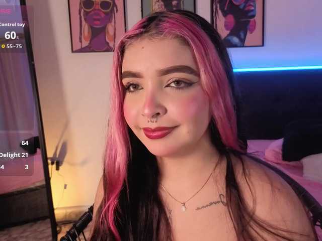 MaiaMancini live cam on BongaCams