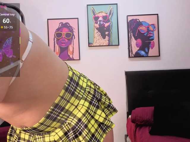 MaiaMancini live webcam show