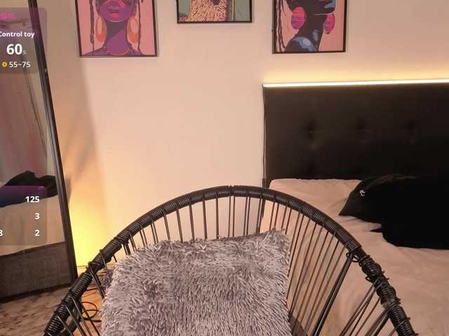 MaiaMancini live cam on BongaCams
