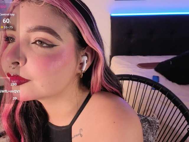 MaiaMancini live cam on BongaCams