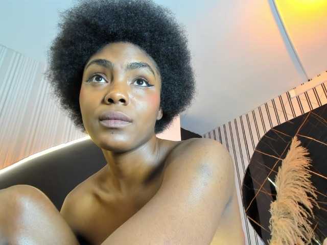 Ashazuri live cam on BongaCams