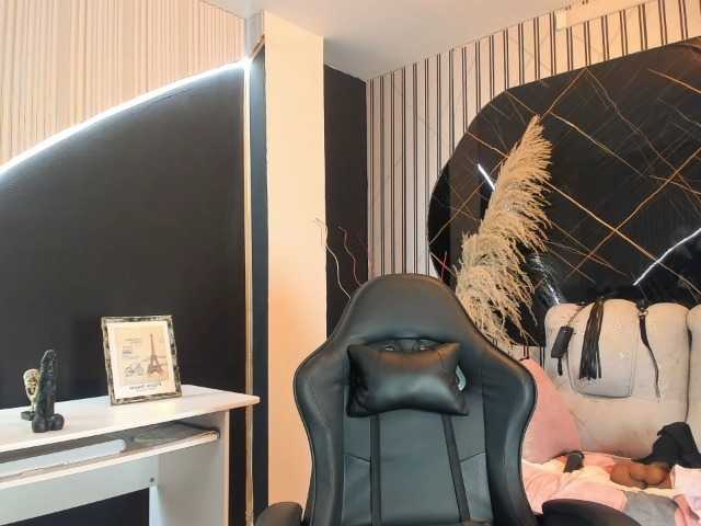Ashazuri live cam on BongaCams