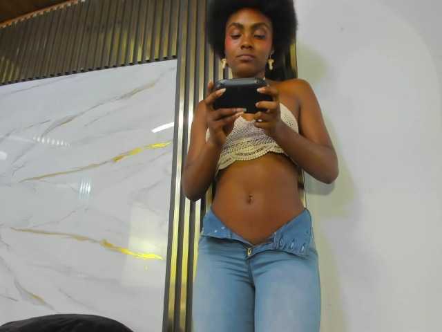 Ashazuri live cam on BongaCams