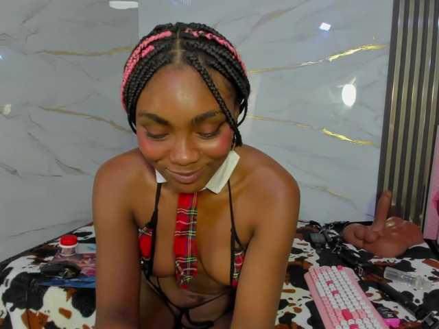 Ashazuri live cam on BongaCams