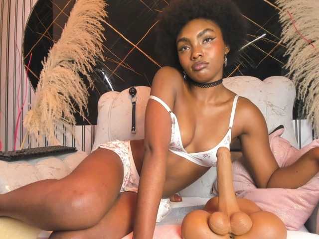 Ashazuri live cam on BongaCams