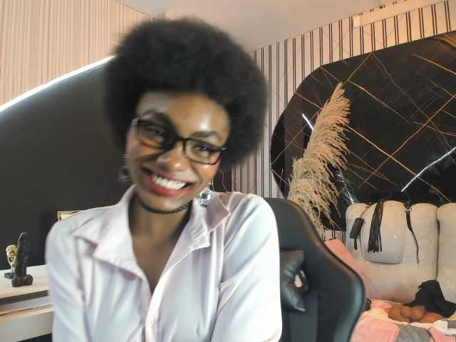 Ashazuri live cam on BongaCams