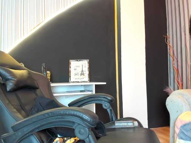 Ashazuri live cam on BongaCams