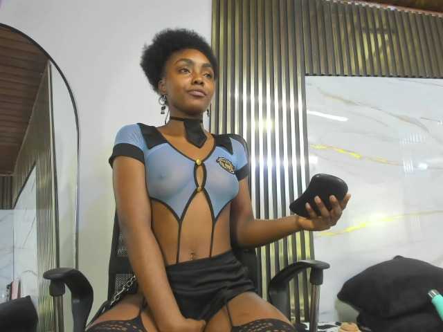 Ashazuri live cam on BongaCams