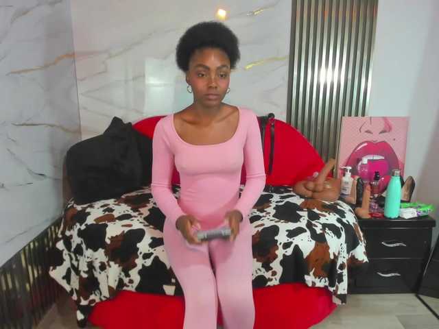 Ashazuri live cam on BongaCams