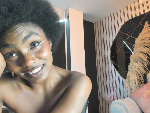 Ashazuri live cam on BongaCams