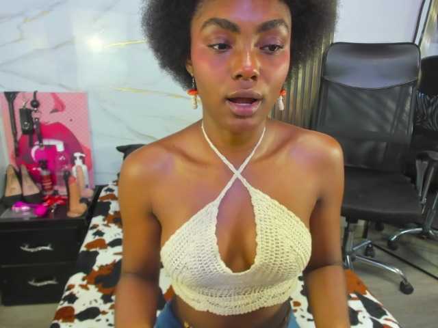Ashazuri live cam on BongaCams