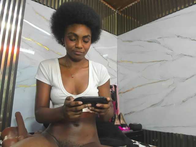 Ashazuri live cam on BongaCams