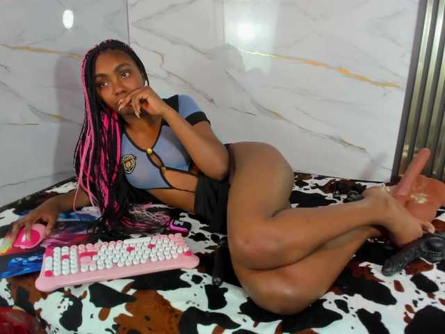 Ashazuri live cam on BongaCams