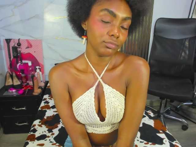 Ashazuri live cam on BongaCams