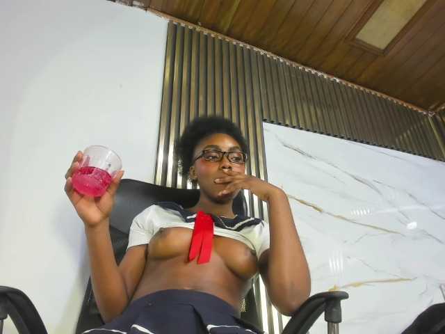 Ashazuri live cam on BongaCams