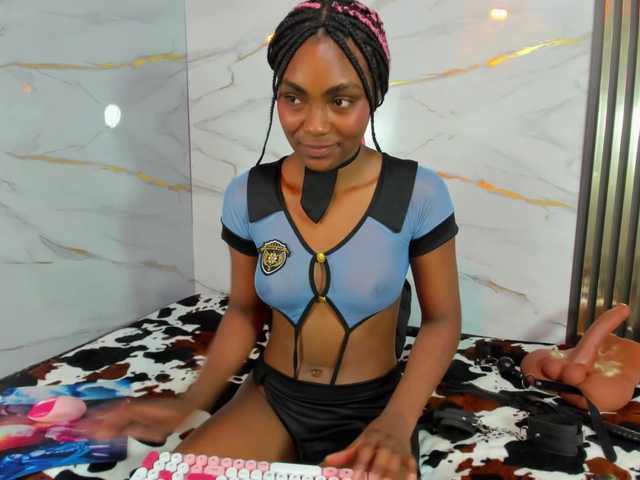 Ashazuri live cam on BongaCams