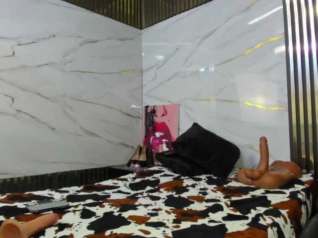 Ashazuri live cam on BongaCams